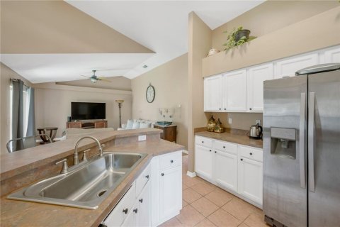House in Tampa, Florida 3 bedrooms, 155.52 sq.m. № 2223594 - photo 29