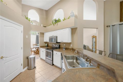 House in Tampa, Florida 3 bedrooms, 155.52 sq.m. № 2223594 - photo 27