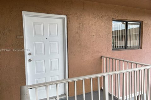 Copropriété à vendre à Hialeah, Floride: 2 chambres, 88.63 m2 № 2063189 - photo 15