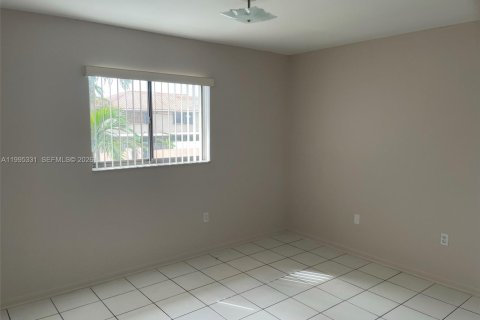Copropriété à vendre à Hialeah, Floride: 2 chambres, 88.63 m2 № 2063189 - photo 10