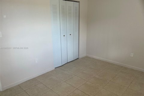 Copropriété à vendre à Hialeah, Floride: 2 chambres, 88.63 m2 № 2063189 - photo 12