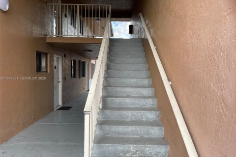 Copropriété à vendre à Hialeah, Floride: 2 chambres, 88.63 m2 № 2063189 - photo 16