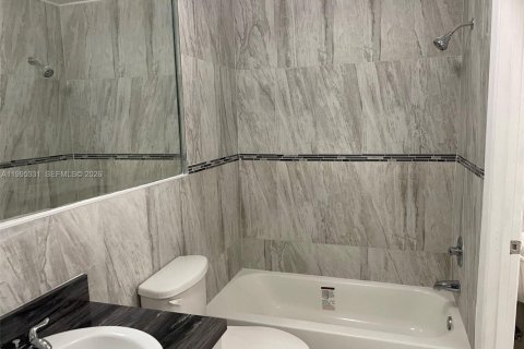 Copropriété à vendre à Hialeah, Floride: 2 chambres, 88.63 m2 № 2063189 - photo 6