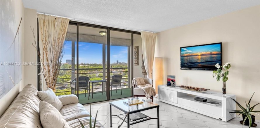 Кондоминиум с 1 спальней в Авентура, Флорида № 2001374