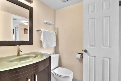 Купить кондоминиум в Авентура, Флорида 1 спальня, 68.84м2, № 2001374 - фото 24