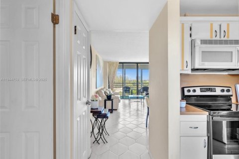 Купить кондоминиум в Авентура, Флорида 1 спальня, 68.84м2, № 2001374 - фото 2