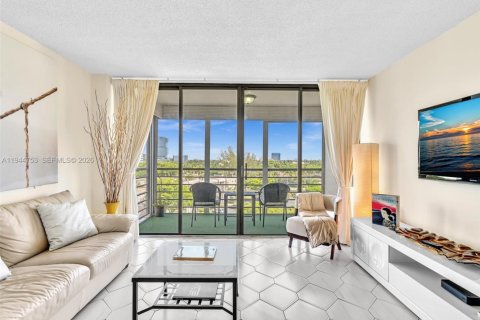 Купить кондоминиум в Авентура, Флорида 1 спальня, 68.84м2, № 2001374 - фото 14