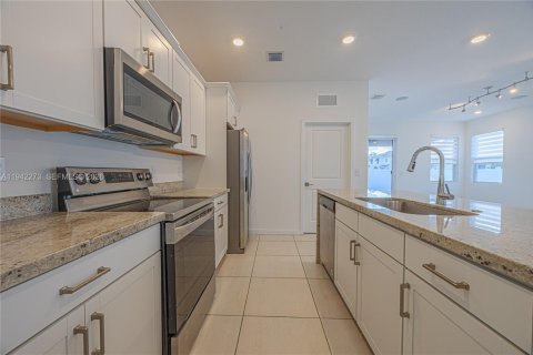 Снять в аренду виллу или дом в Юпитер, Флорида 4 спальни, 158.86м2, № 1999808 - фото 18