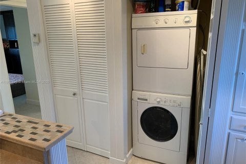 Copropriété à louer à Fort Lauderdale, Floride: 1 chambre, 65.22 m2 № 1966219 - photo 17