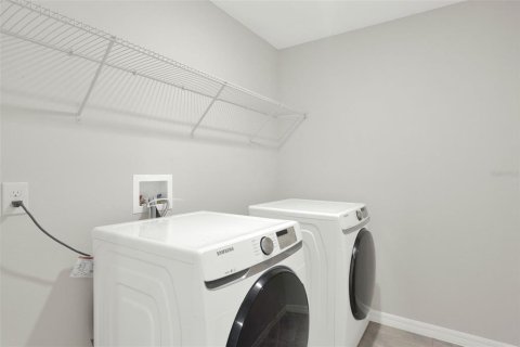 Townhouse in Orlando, Florida 3 bedrooms, 208.19 sq.m. № 1879823 - photo 15