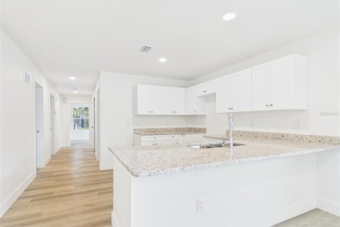 Casa en venta en Lakeland, Florida, 3 dormitorios, 127.83 m2 № 2223220 - foto 5