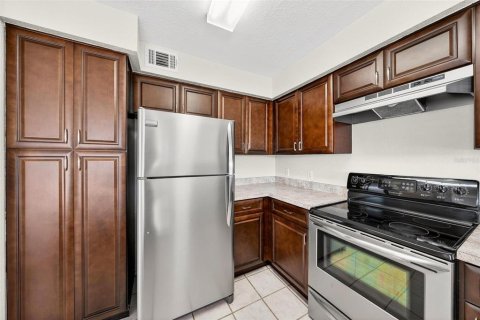 Condo in Orlando, Florida, 2 bedrooms  № 2209074 - photo 25