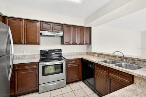 Condo in Orlando, Florida, 2 bedrooms  № 2209074 - photo 22