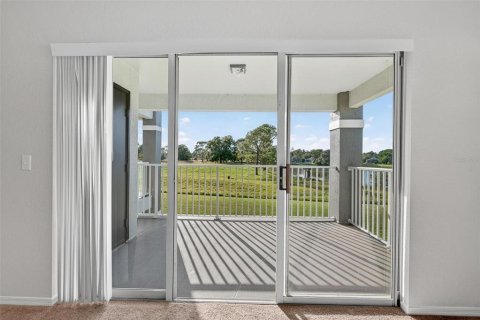 Condo in Orlando, Florida, 2 bedrooms  № 2209074 - photo 13