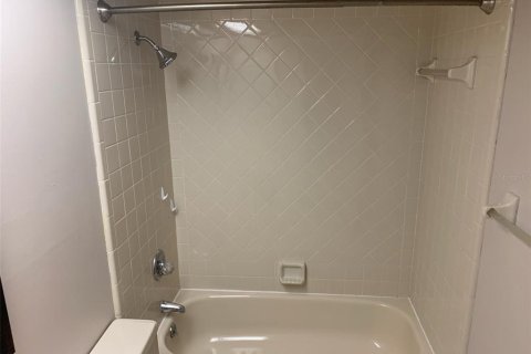 Villa ou maison à louer à Eustis, Floride: 2 chambres, 94.48 m2 № 2393407 - photo 9