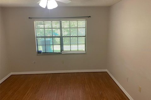 Villa ou maison à louer à Eustis, Floride: 2 chambres, 94.48 m2 № 2393407 - photo 5