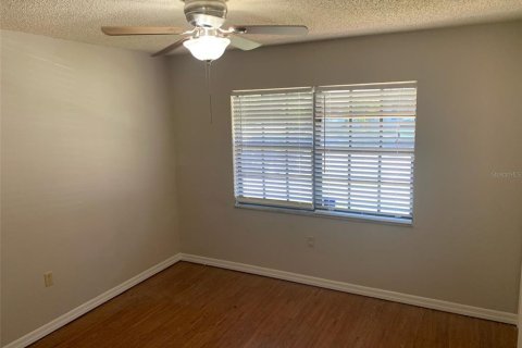 Villa ou maison à louer à Eustis, Floride: 2 chambres, 94.48 m2 № 2393407 - photo 6