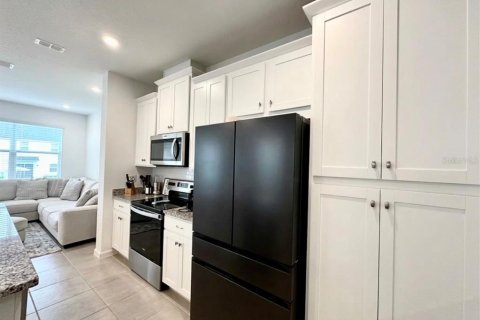Touwnhouse à vendre à Kissimmee, Floride: 3 chambres, 158.31 m2 № 2414099 - photo 9