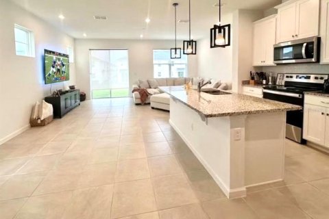 Touwnhouse à vendre à Kissimmee, Floride: 3 chambres, 158.31 m2 № 2414099 - photo 4