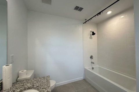 Touwnhouse à vendre à Kissimmee, Floride: 3 chambres, 158.31 m2 № 2414099 - photo 15