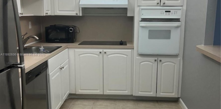 Condo à Sunny Isles Beach, Floride, 2 chambres  № 1948901