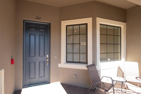 Condo in Sarasota, Florida, 2 bedrooms  № 2345659 - photo 2