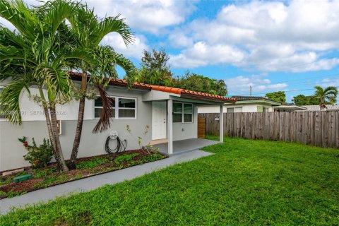 Villa ou maison à Virginia Gardens, Floride 1 chambre, 83.61 m2 № 2386954
