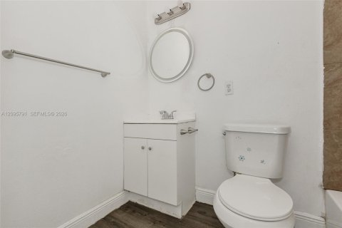 Villa ou maison à louer à Virginia Gardens, Floride: 1 chambre, 83.61 m2 № 2386954 - photo 10