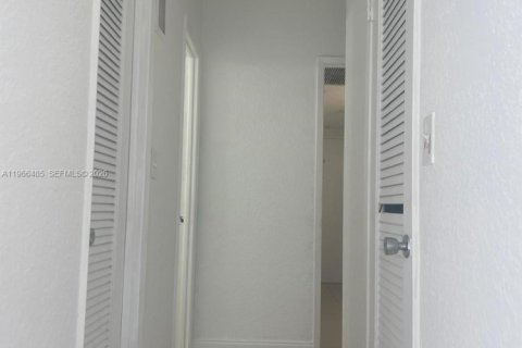 Condominio en venta en Sunny Isles Beach, Florida, 1 dormitorio, 92.9 m2 № 2057876 - foto 12