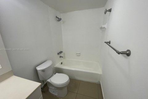 Condominio en venta en Sunny Isles Beach, Florida, 1 dormitorio, 92.9 m2 № 2057876 - foto 10