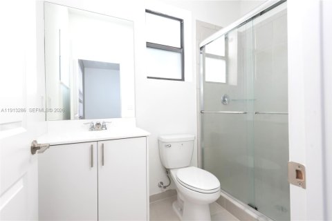 Купить таунхаус в Хомстед, Флорида 3 спальни, 129.41м2, № 1968795 - фото 27