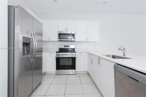 Купить таунхаус в Хомстед, Флорида 3 спальни, 129.41м2, № 1968795 - фото 15