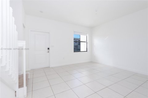 Купить таунхаус в Хомстед, Флорида 3 спальни, 129.41м2, № 1968795 - фото 7