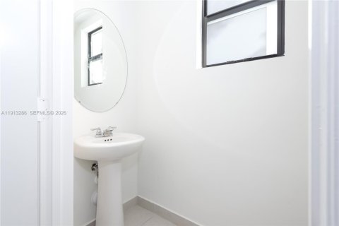 Купить таунхаус в Хомстед, Флорида 3 спальни, 129.41м2, № 1968795 - фото 13