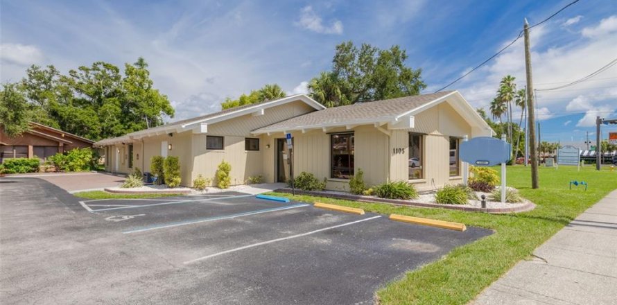 Propiedad comercial en MAGNOLIA PARK en Clearwater, Florida № 1856656