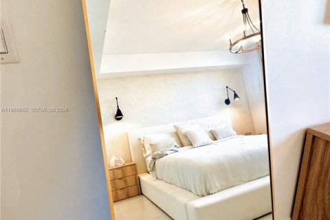 Condo in Miami, Florida, 2 bedrooms  № 2031735 - photo 7