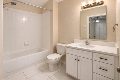 Condo in Orlando, Florida, 3 bedrooms  № 2221526 - photo 16