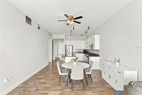 Copropriété à vendre à Orlando, Floride: 2 chambres, 105.35 m2 № 2224890 - photo 10