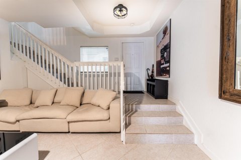Townhouse in Boynton Beach, Florida 3 bedrooms, 212.19 sq.m. № 2146229 - photo 11