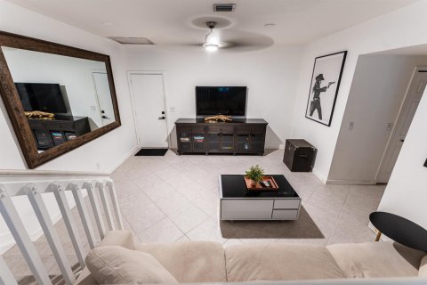 Townhouse in Boynton Beach, Florida 3 bedrooms, 212.19 sq.m. № 2146229 - photo 12