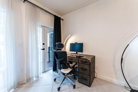 Townhouse in Boynton Beach, Florida 3 bedrooms, 212.19 sq.m. № 2146229 - photo 18