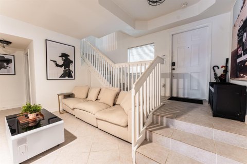 Townhouse in Boynton Beach, Florida 3 bedrooms, 212.19 sq.m. № 2146229 - photo 10