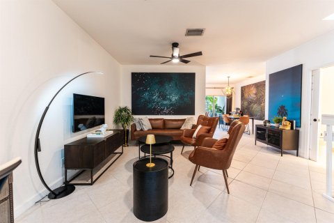 Townhouse in Boynton Beach, Florida 3 bedrooms, 212.19 sq.m. № 2146229 - photo 17
