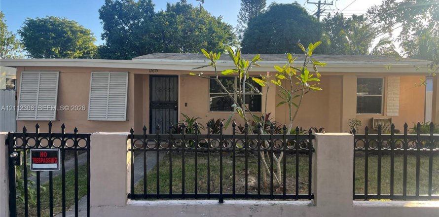 Villa ou maison à North Miami, Floride 2 chambres, 104.7 m2 № 2431294