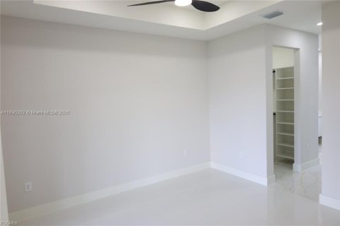 Casa en venta en Lehigh Acres, Florida, 3 dormitorios, 151.34 m2 № 1946145 - foto 5
