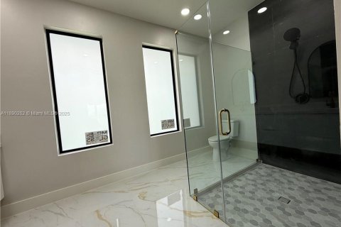 Casa en venta en Lehigh Acres, Florida, 3 dormitorios, 151.34 m2 № 1946145 - foto 4