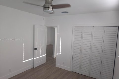 House in North Miami Beach, Florida 2 bedrooms, 65.03 sq.m. № 2260847 - photo 5