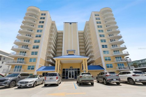Condominio en Daytona Beach, Florida, 3 dormitorios  № 2096203