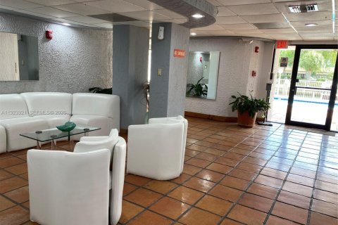 Купить кондоминиум в Майами, Флорида 52.03м2, № 1982331 - фото 23
