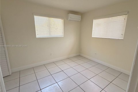 Villa ou maison à louer à North Miami Beach, Floride: 2 chambres, 140.47 m2 № 2009791 - photo 6